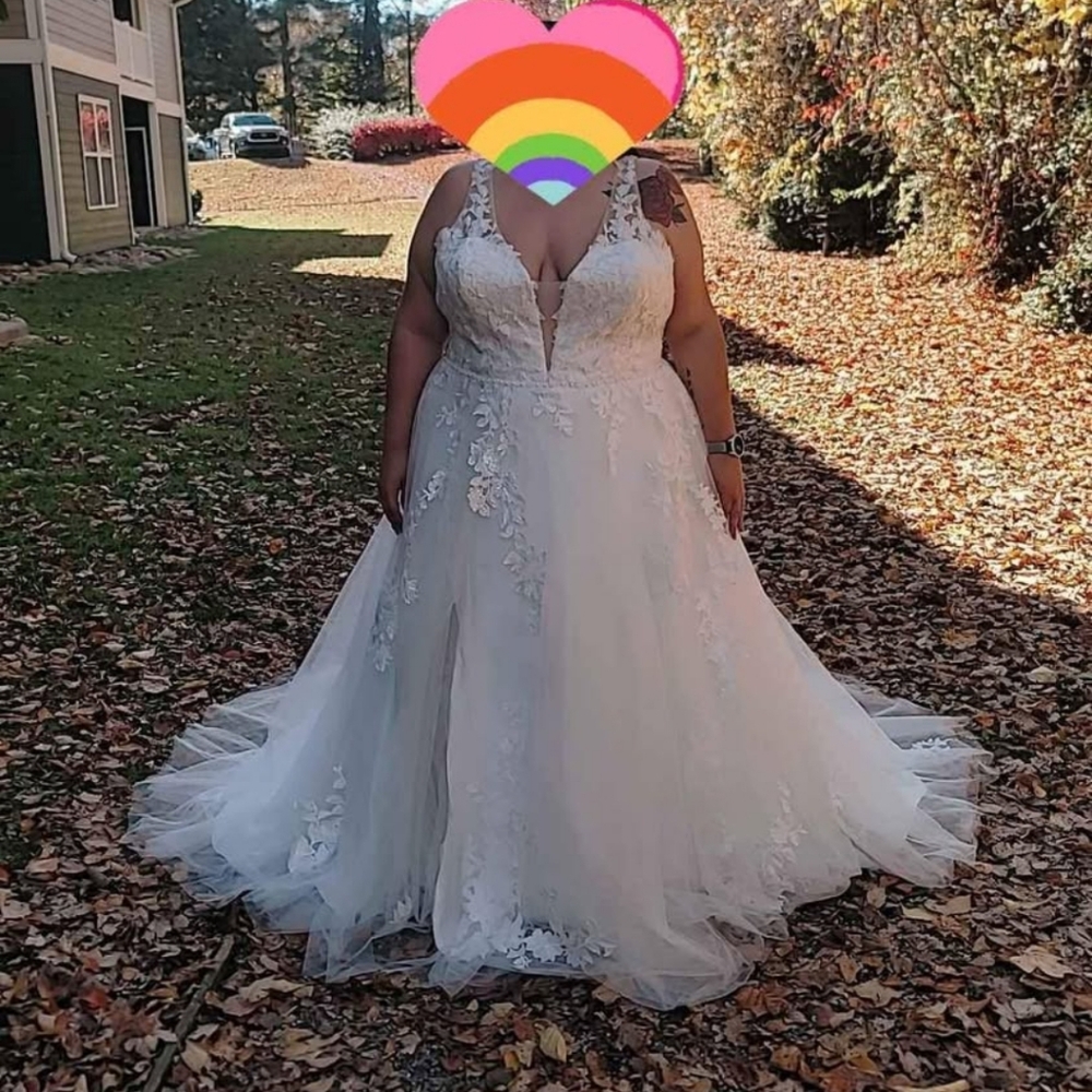 Elegant White Plus SizeWedding Dress